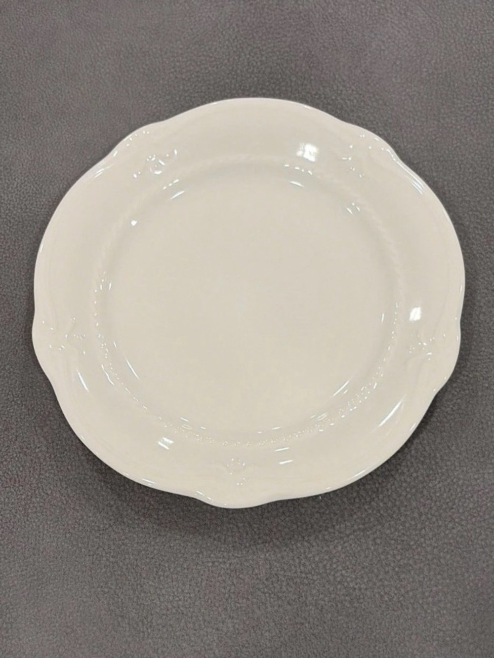 Southern Living At Home Scalloped Edge 9” Salad Plate